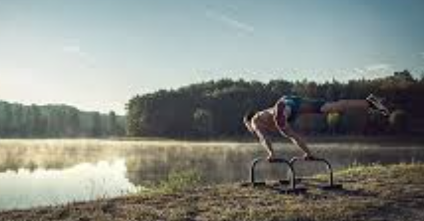 Calisthenics PT vs. Traditional Weightlifting PT: A Detailed Comparison for Houstonians