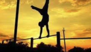 Calisthenics vs Weightlifting: Which is Better for Houstonians?