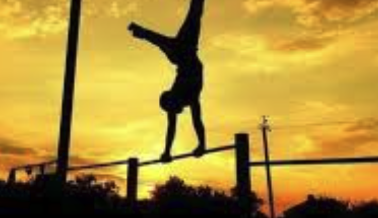 Calisthenics vs Weightlifting: Which is Better for Houstonians?