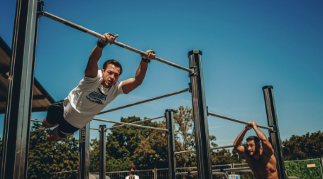 Calisthenics vs. CrossFit: A Houston Fitness Comparison